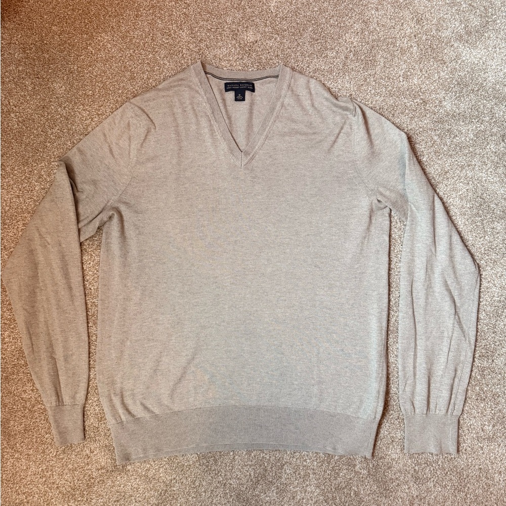 Banana Republic Beige V-Neck Sweater